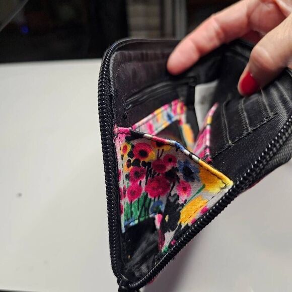 Thirty-One Wallet Watercolor Garden Floral Money Card Holder Zip Around - Picture 11 of 11